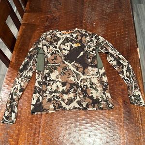 FIRST LITE FUSION WICK MERINO 150 LONG SLEEVE. Lightly worn in GREAT condition.